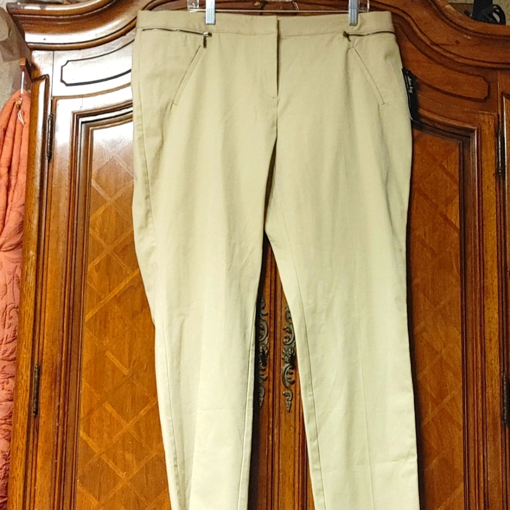 Alfani Slim leg size 18 slacks new with Tags